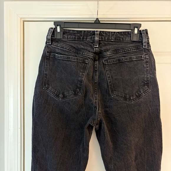 Abercrombie & Fitch Women’s Black Distressed High Rise Mom Jeans - Picture 7 of 8